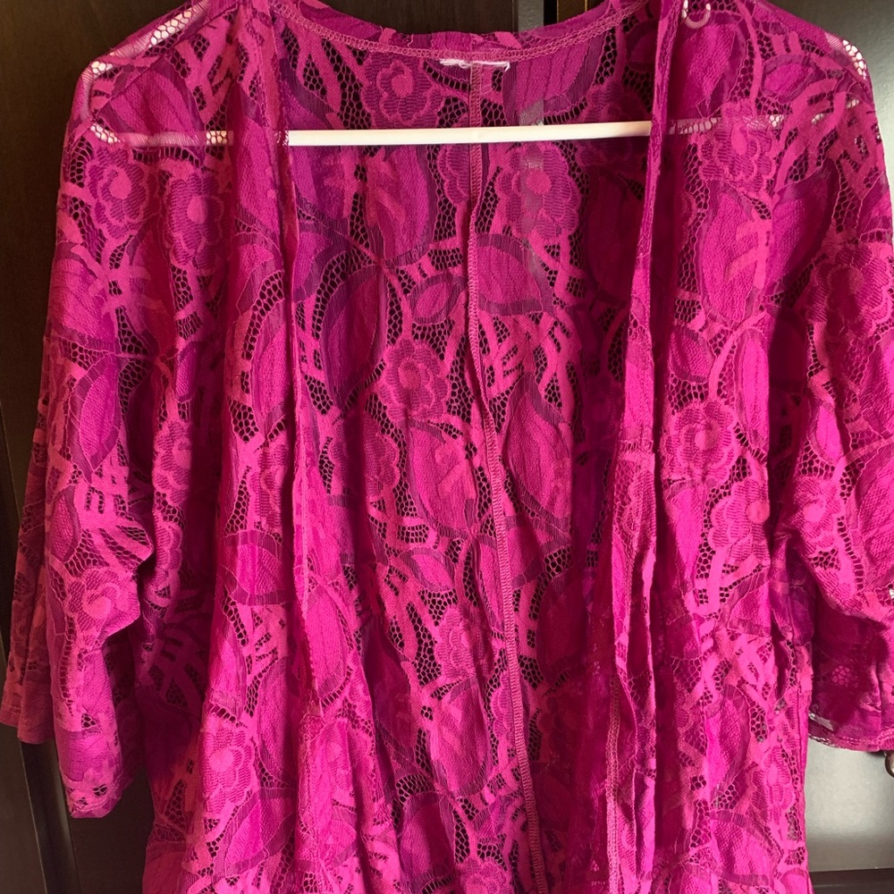 Lularoe kimono, lace, magenta size S
